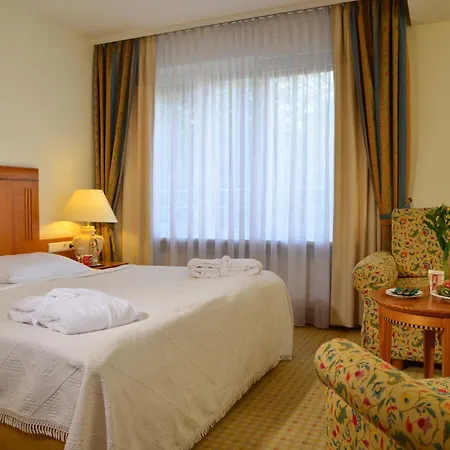 Domicil By Golden Tulip Hotel 4*