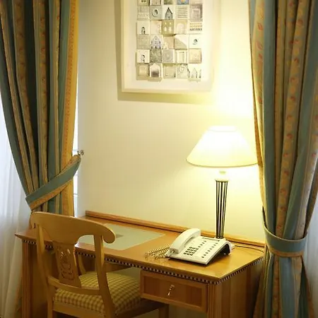 Radisson Hotel Berlin Charlottenburg 4* Berlín
