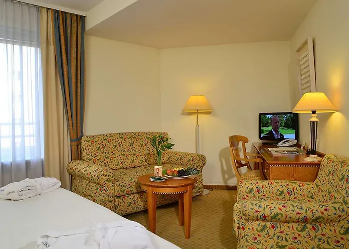 Domicil By Golden Tulip Hotel 4*