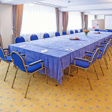 Hotell Radisson Hotel Berlin Charlottenburg 4*