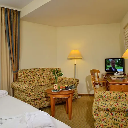 Radisson Hotel Berlin Charlottenburg Hotell 4*