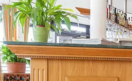 Radisson Hotel Berlin Charlottenburg Hotell 4*
